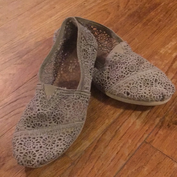 Toms - Picture 2 of 2